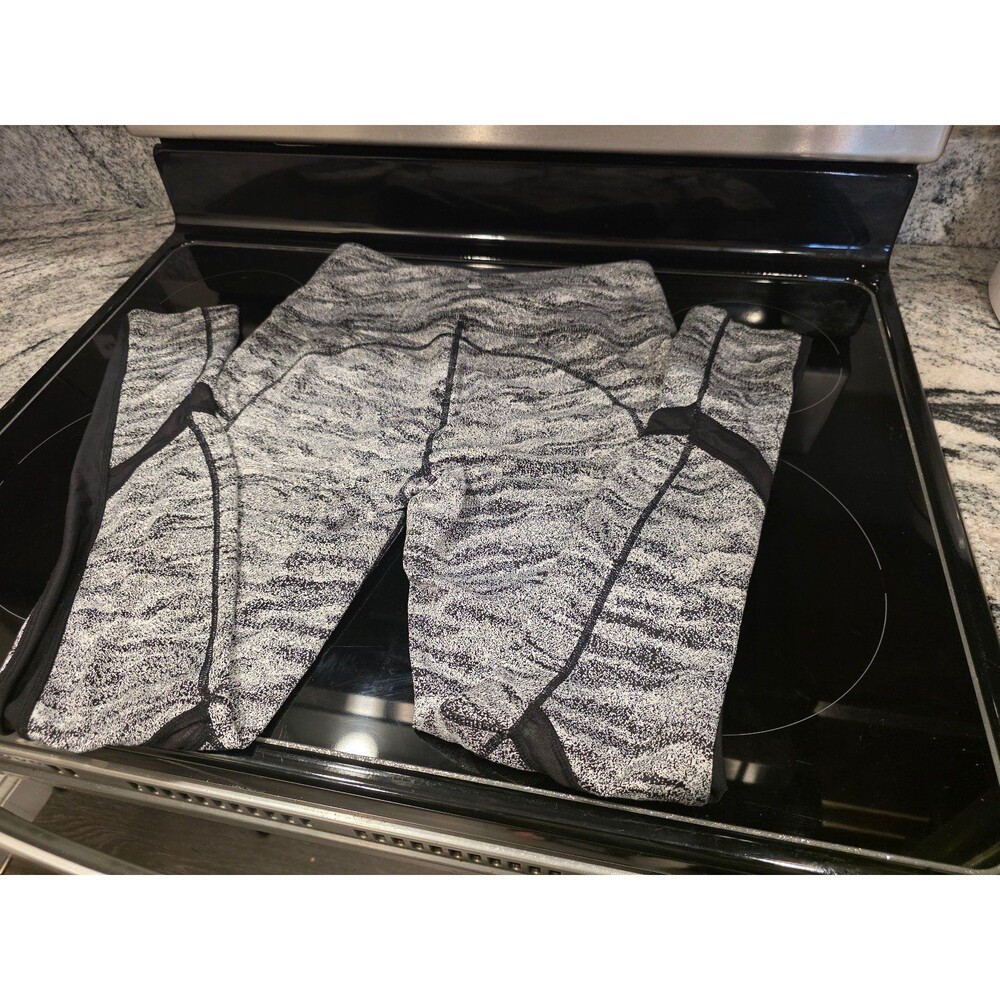 Women's athletic leggings - Picture 7 of 9